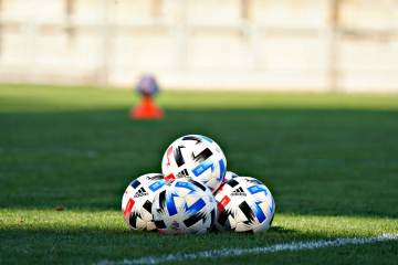 收购加泰罗尼亚俱乐部，“梅老板”能否复刻小贝的成功？｜KOK体育首页（配图示意）